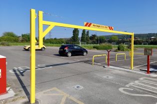 Height Restrictor with Low-Level Locking
(Width 3 to 6 Mtrs & Height 1.9 to 2.3 Mtrs)
