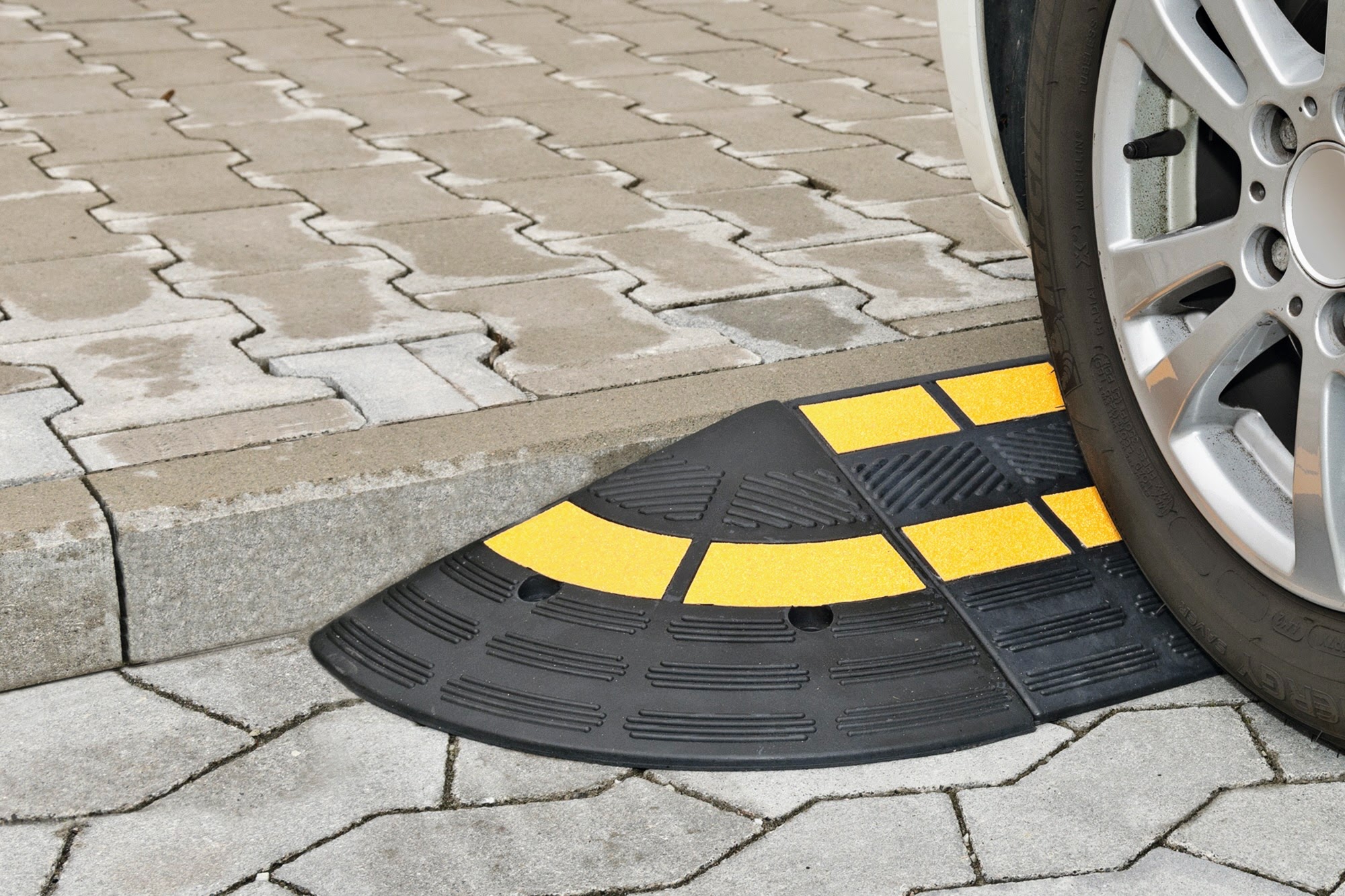 Corner Element & Centre Section In-Situ 