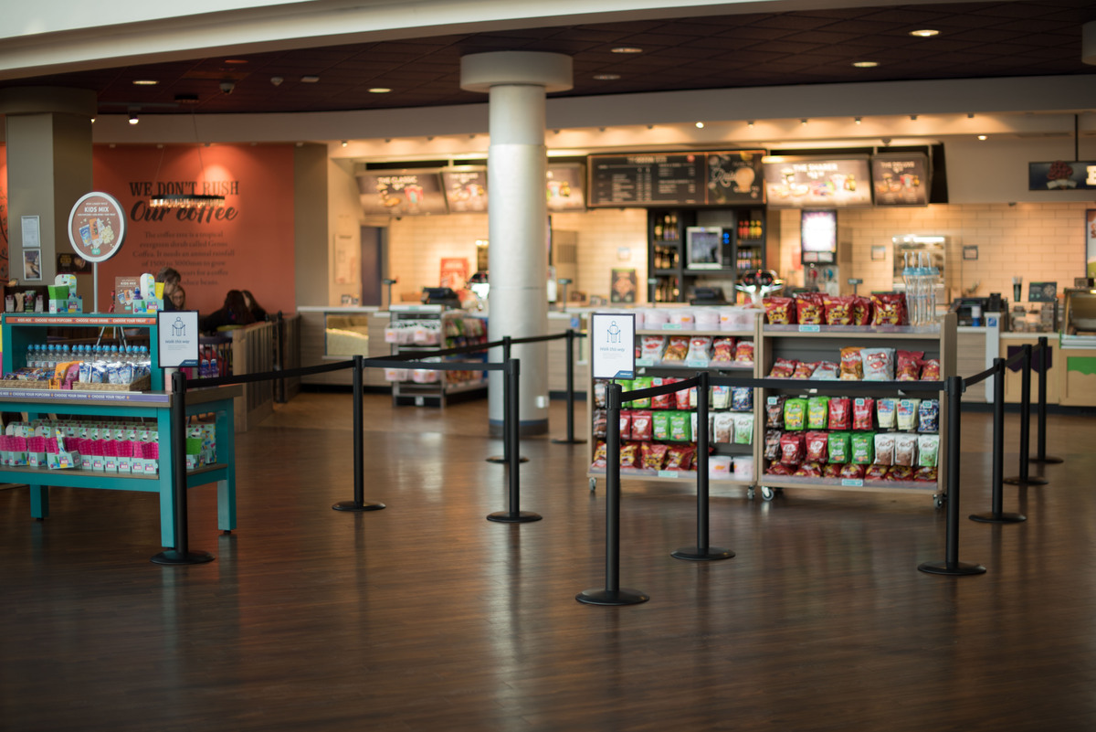 Stretch/Queue Barriers