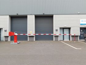 Manual Arm Barrier with large robust pivot cabinet - upto 7m. Includes Lockable Tip Rest and expanding anchor bolts